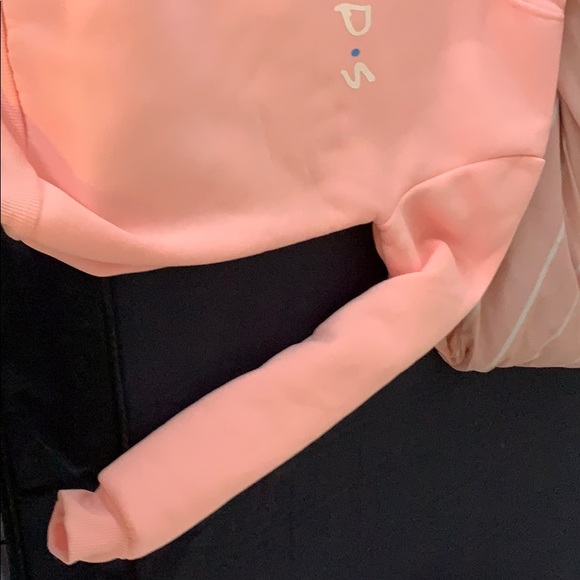 Medium Friends sweater - Picture 4 of 4